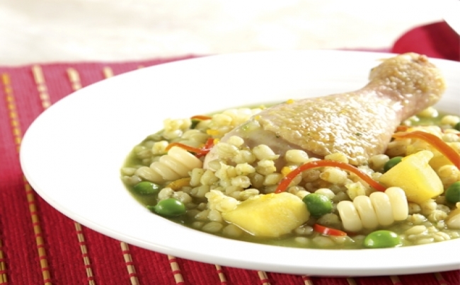 Aguadito de pollo con trigo
